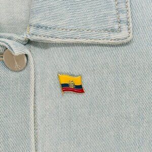✨Ecuadorian Flag Enamel Pin Yellow Blue Red Broch Patriotic National Emblem✨